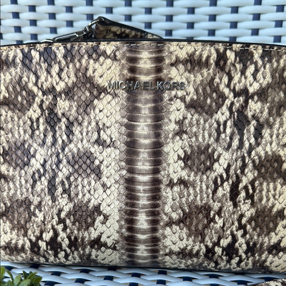 Michael Kors Brown and Cream Crossbody Bag with Chain Strap - Picture 3 of 12